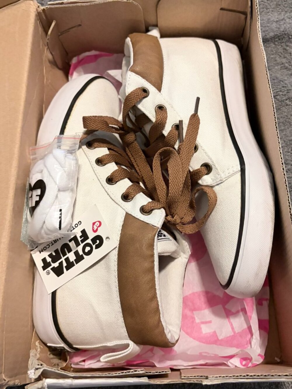 Gotta Flurt Women's Canvas Dance Sneakers LN Size 5.5